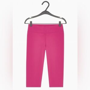 Marina Tek Women’s Dark Pink Size Medium Active Capri Legging.  Yoga Workout
